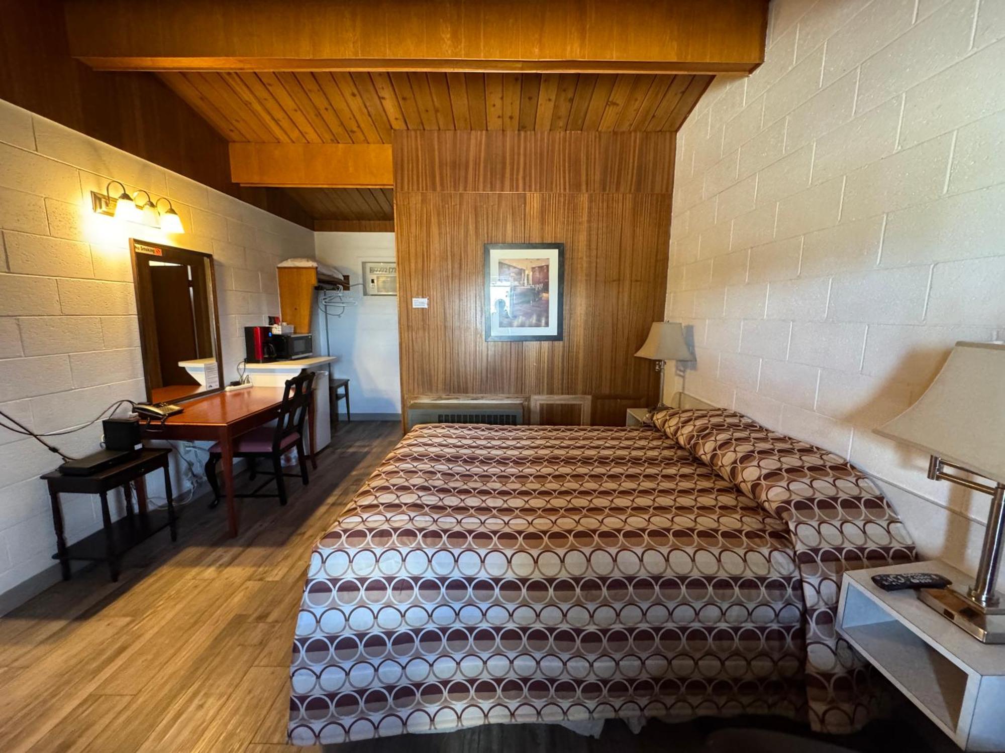 Ace Crown Motel Medicine Hat Exteriör bild